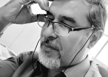 مصاحبه با حسن ایمانی در حوزه داستان نویسی با توجه به نزدیک شدن به “روز جهانی اهداء کتاب” ۲۵ بهمن ماه