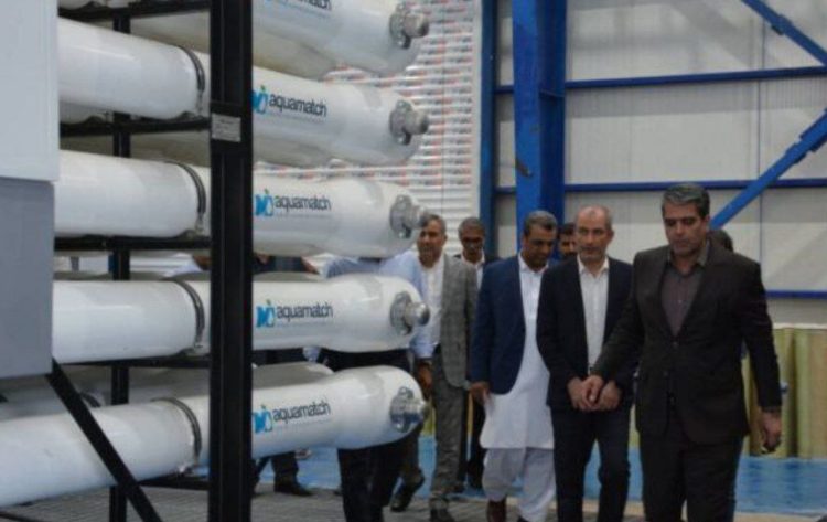مجتبی توانگر، معاون مالی، حقوقی و مجلس وزات نیرو از آبشیرینکن ۱۰۰ هزار مترمکعبی طرح تأمین آب اضطراری سیستان و زاهدان بازدید کرد.