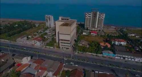 پیام محتشم به سرمایهگذاران جدید: با امید جلو بروید!